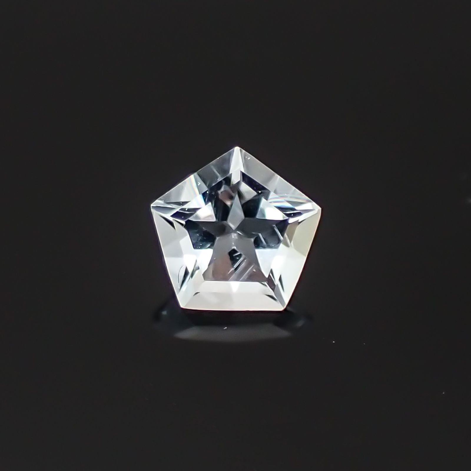 <ランダムセレクト1個販売> ◇ペンタゴンカット◇アクアマリンSA(宝石名アクアマリン) ブラジル産 0.18ct前後 識別済[20128153]4×4mm前後