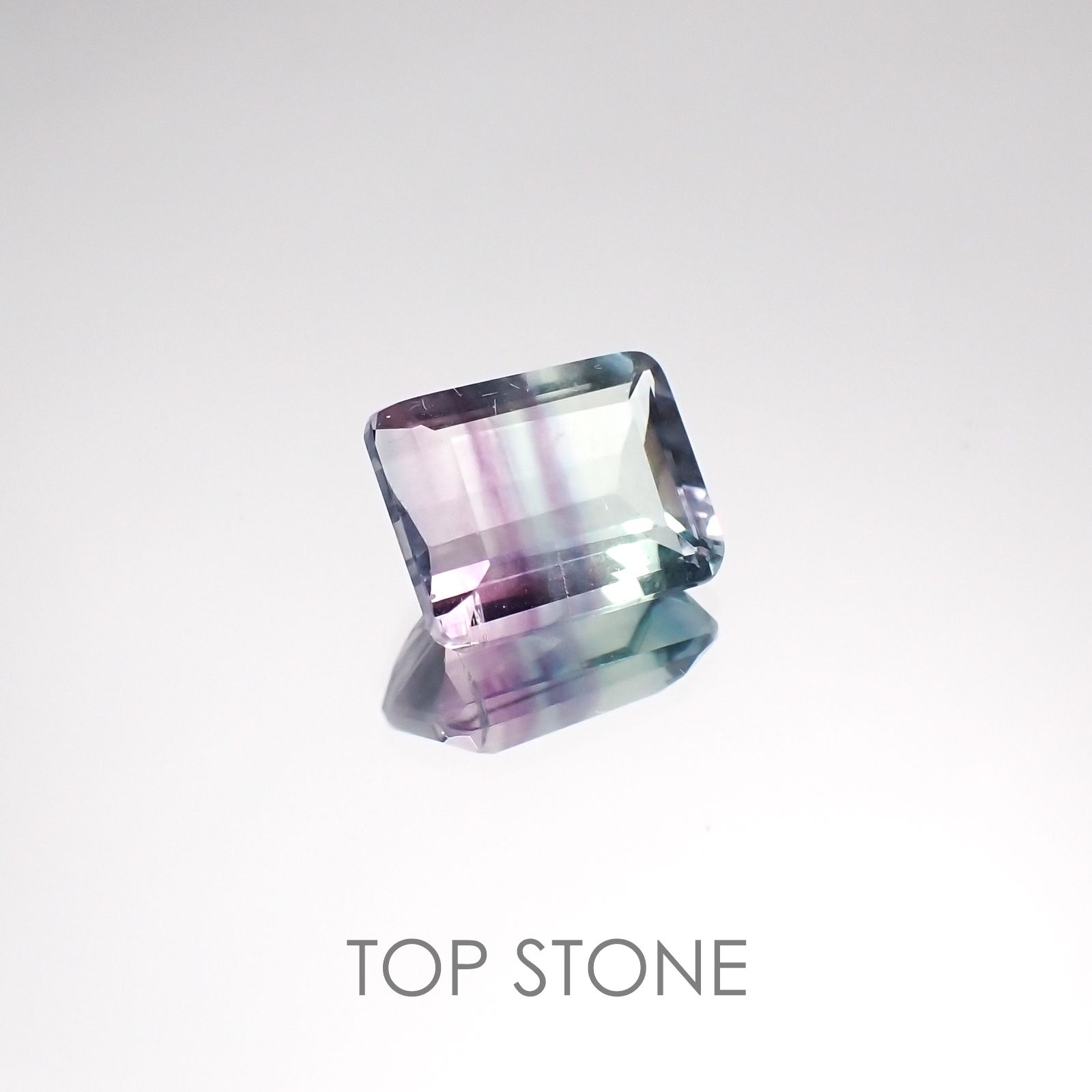 バイカラーフローライト ブラジル産 ルース 3.86ct[20128508]10.1×7.9mm前後
