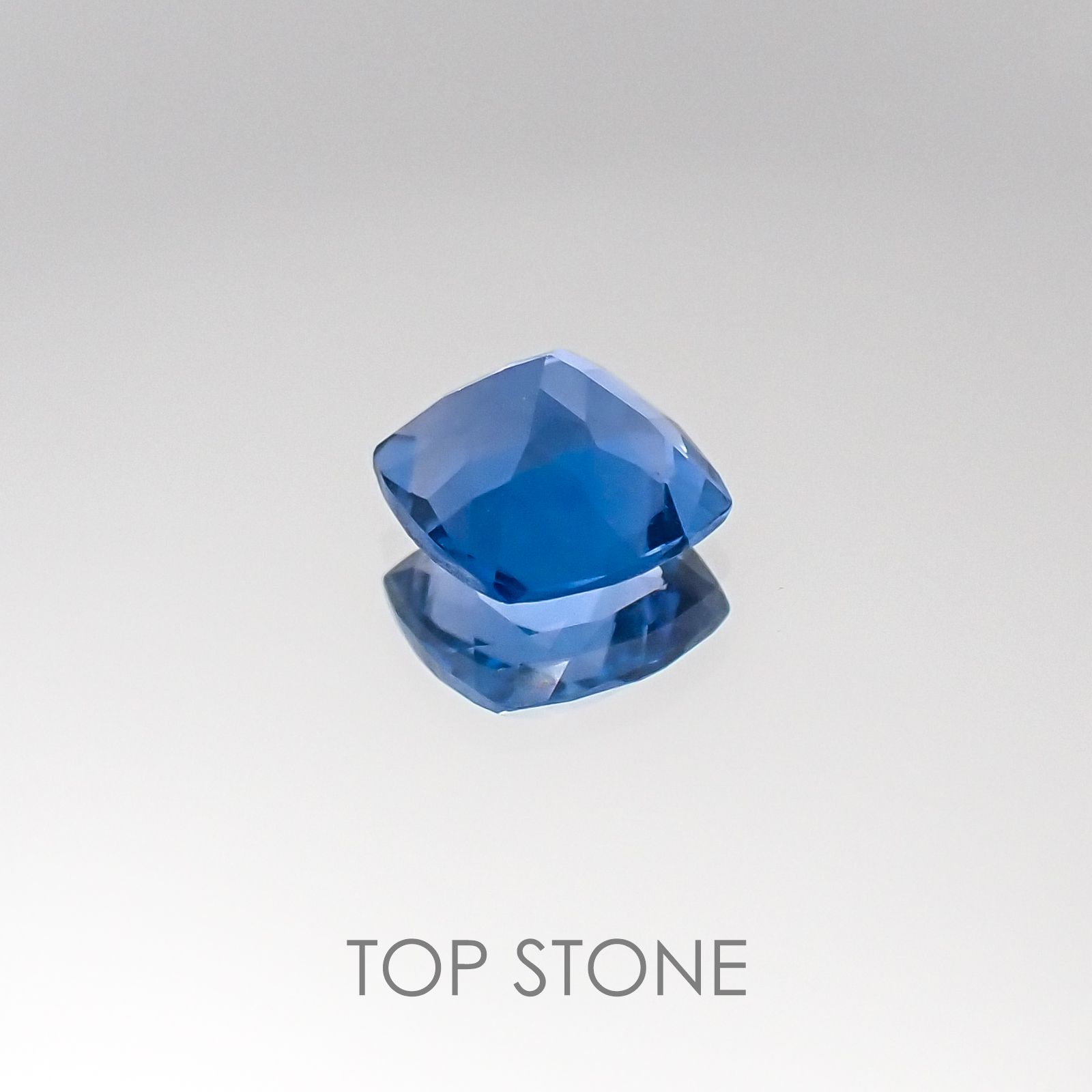 カラーチェンジフローライト ブラジル産 ルース 0.98ct[20095832]6.2×6.2mm前後