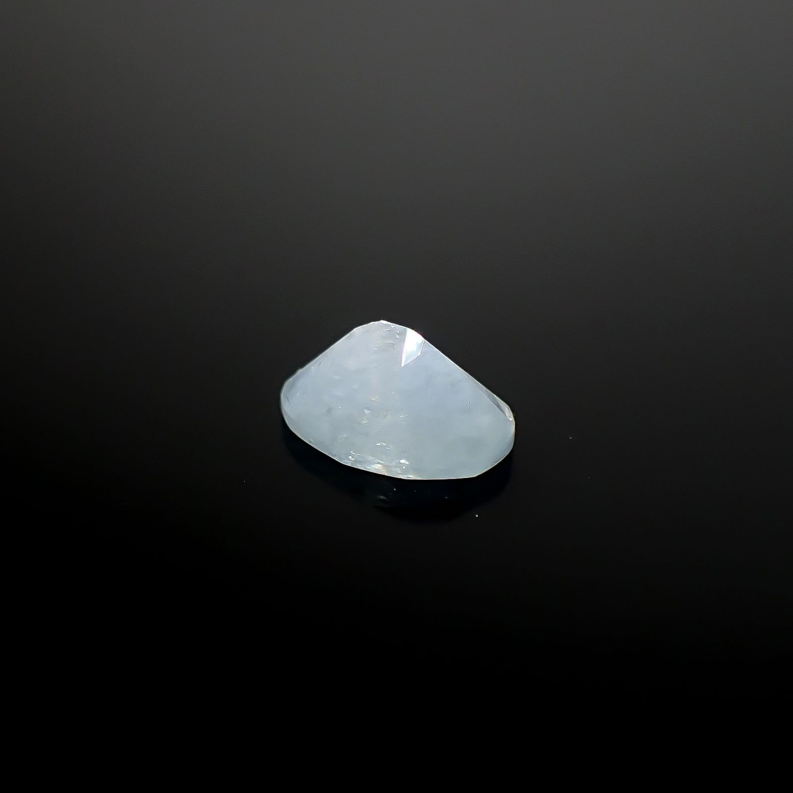 イリデッセンスアクアマリン ブラジル産 1.35ct [250730711]9.1x6.6mm前後
