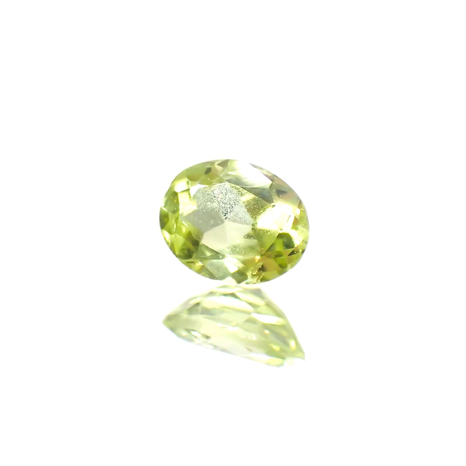 パロットクリソベリル(宝石名クリソベリル)インド産 0.39ct 識別済[220114516]5x3.9mm前後
