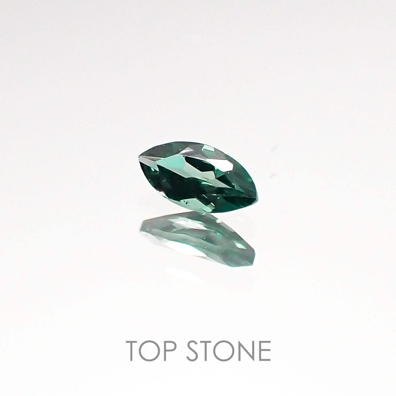 カラーチェンジガーネット(アレキタイプ) マダガスカル・ベキリー産 ルース 0.094ct[20106590]4.1×2.1mm前後