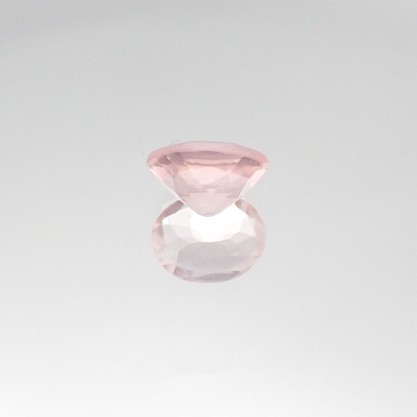 ローズクォーツ(宝石名ローズ・クォーツ)マダガスカル産 0.63ct 識別済[231023936]6.5x5.1mm前後