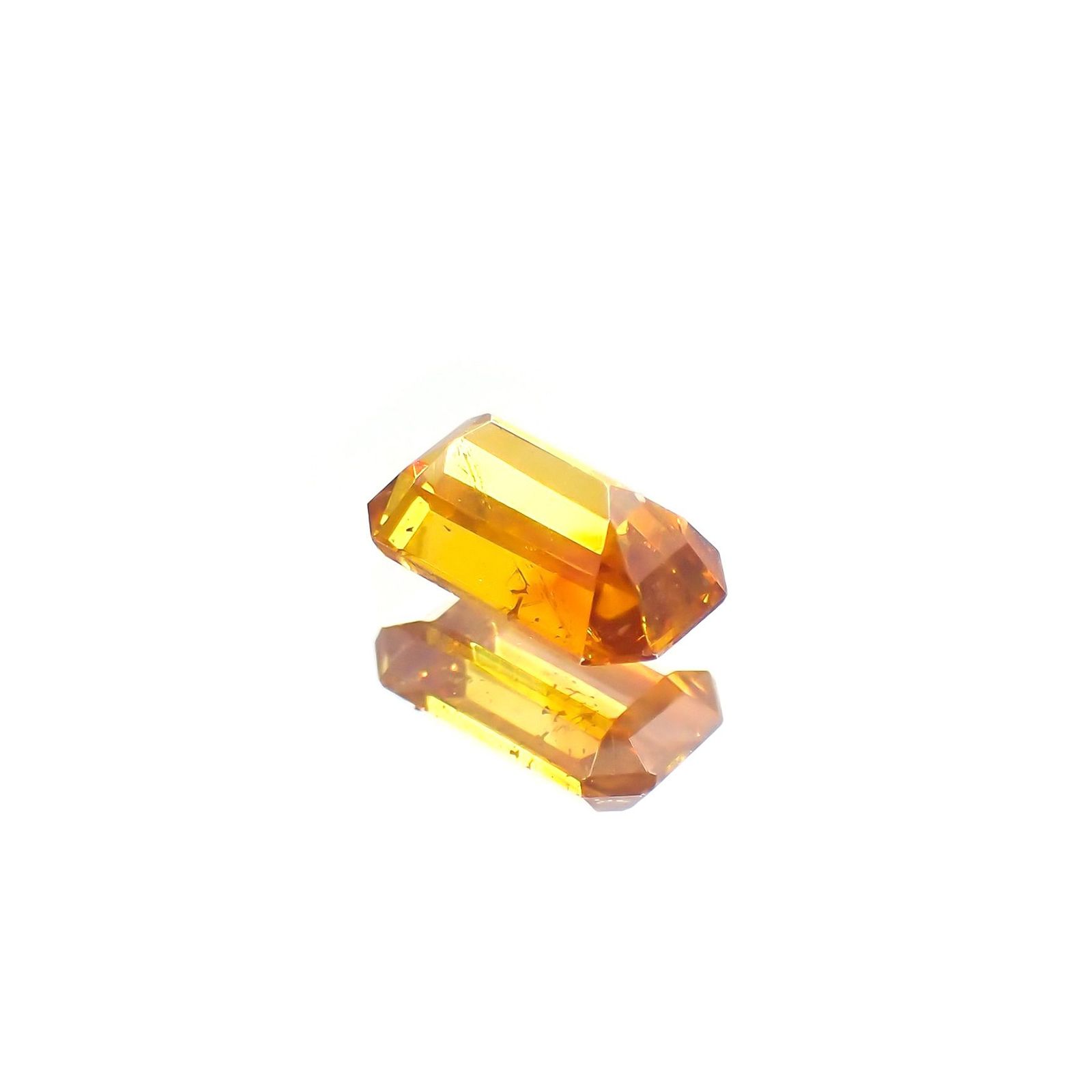 スファレライト(宝石名スファレライト) スペイン産 識別済 0.79ct / 6.4×3.7mm前後 [260612409]