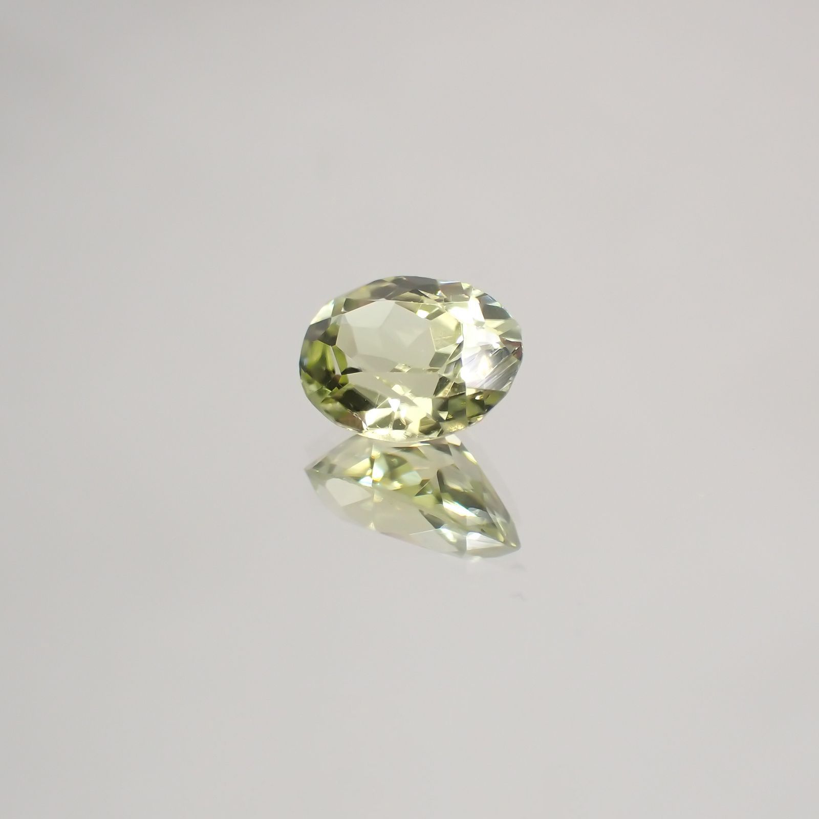 シリマナイト(宝石名シリマナイト) インド産 1.24ct 識別済[210810683]7.9×6mm前後