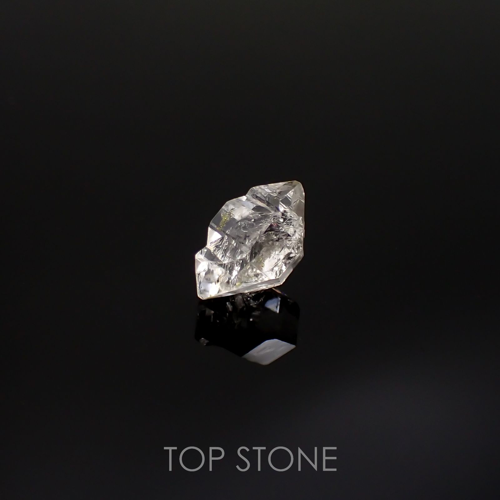 オイルインクォーツ 原石 パキスタン産 2.85ct[220616490]11.4x8mm前後