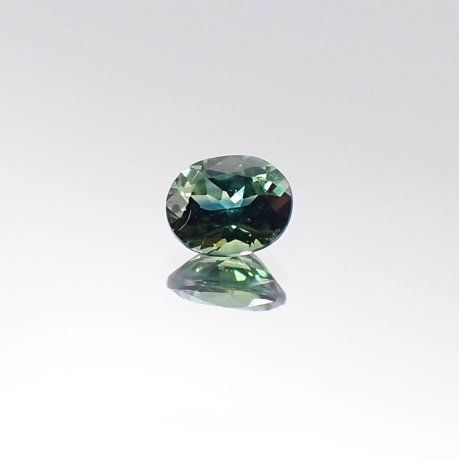 サファイア(宝石名サファイア)ケニア産 0.48ct 識別済[220717081]5x4mm前後
