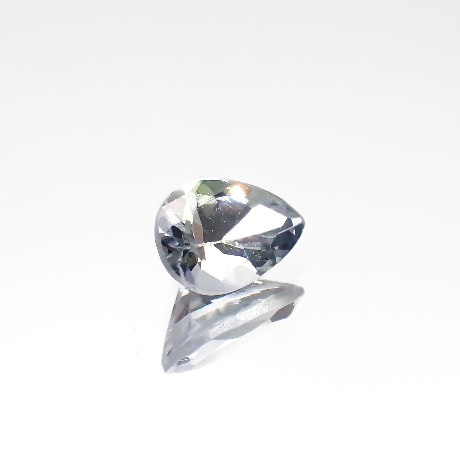 バイカラータンザナイト(宝石名ゾイサイト)タンザニア産 0.41ct 識別済[230421798]6x4mm前後
