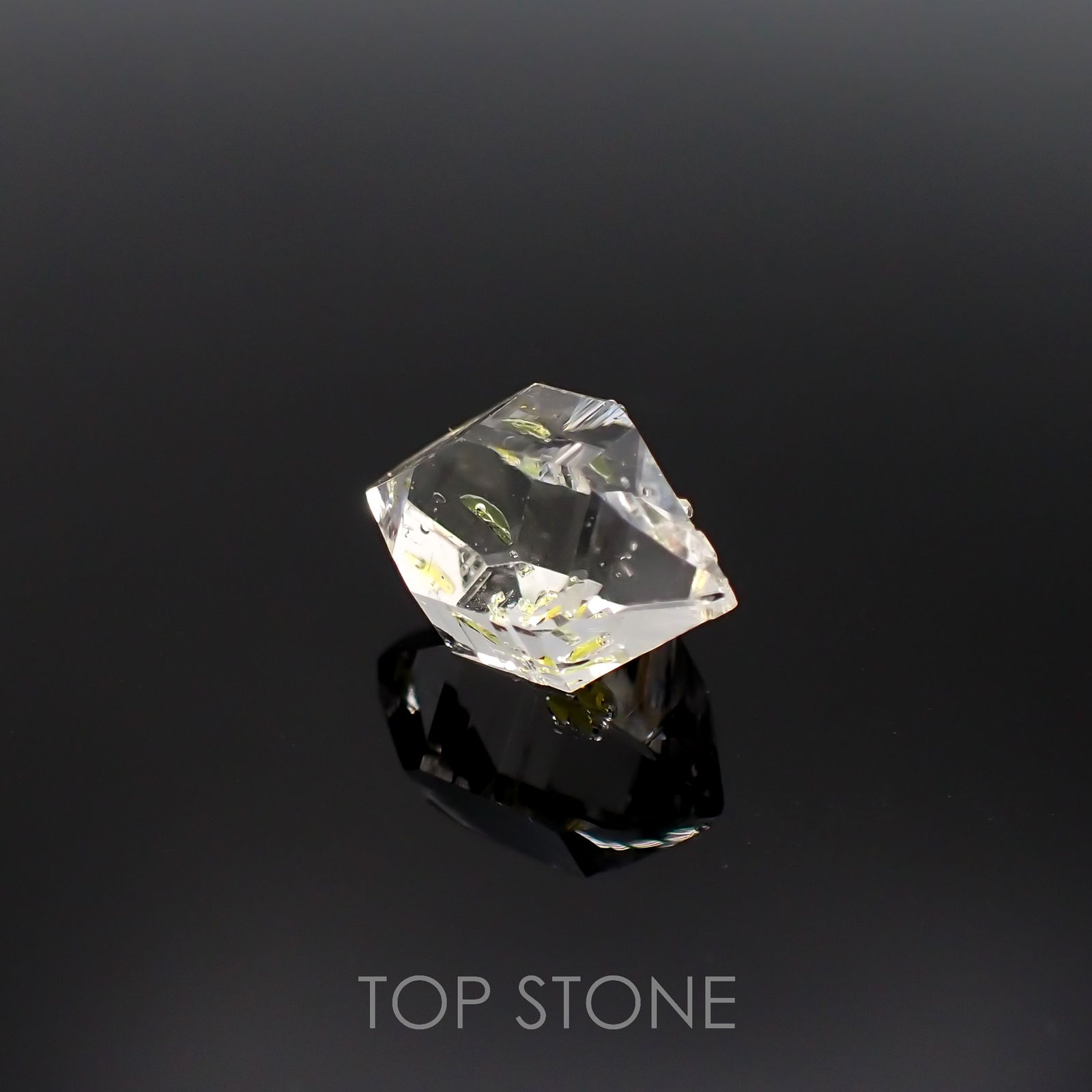オイルインクォーツ 原石 パキスタン産 10.90ct[220917682]17.1x12.2mm前後