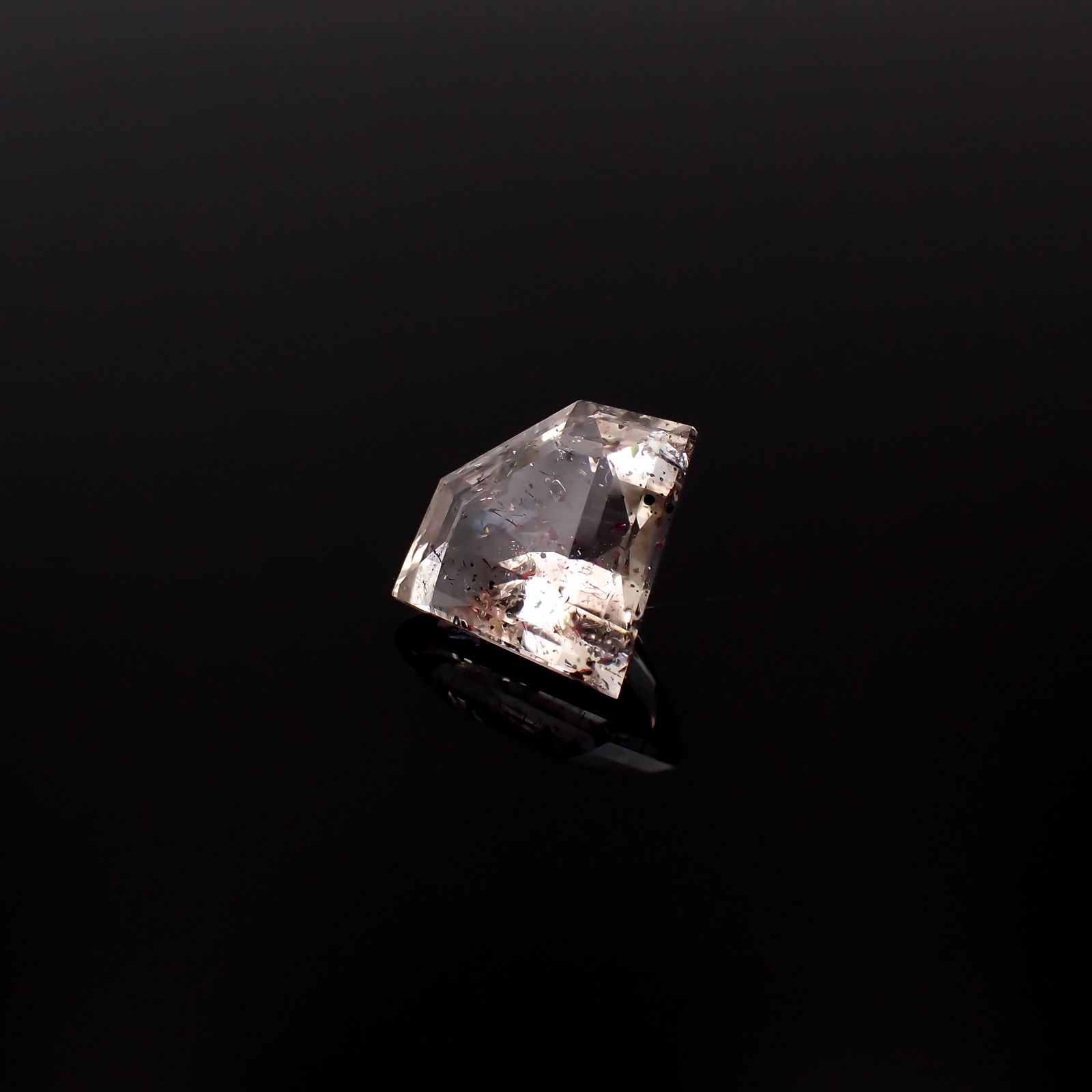 ◇カスタム・ペンタゴンカット◇ティンカーベルクォーツ ブラジル産 2.25ct[240125443]10.8x9.4mm前後