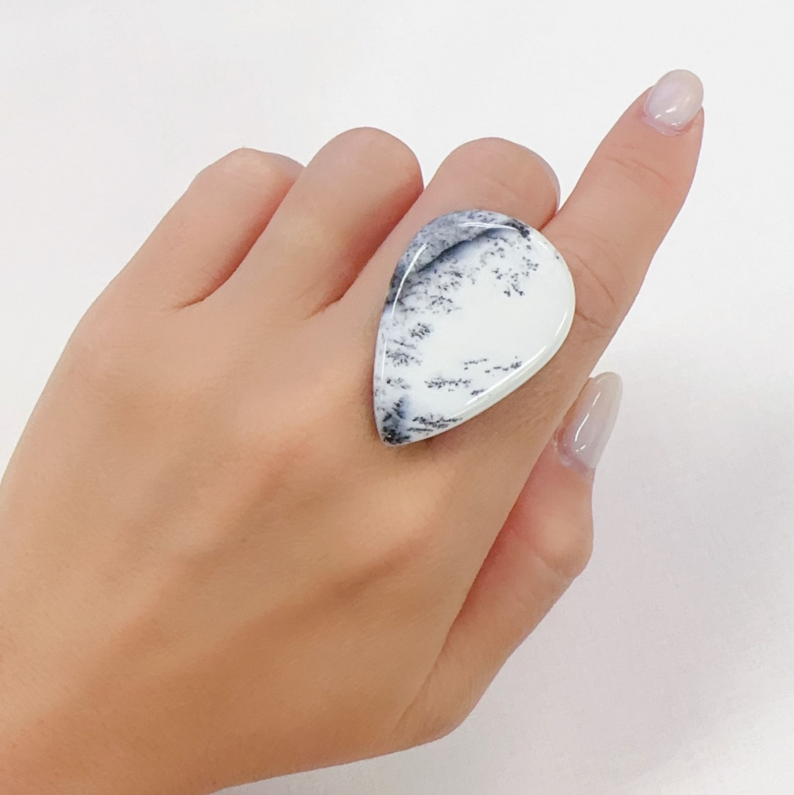 デンドリチックオパール ブラジル産 41.19ct[230722775]36.4x25.5mm前後