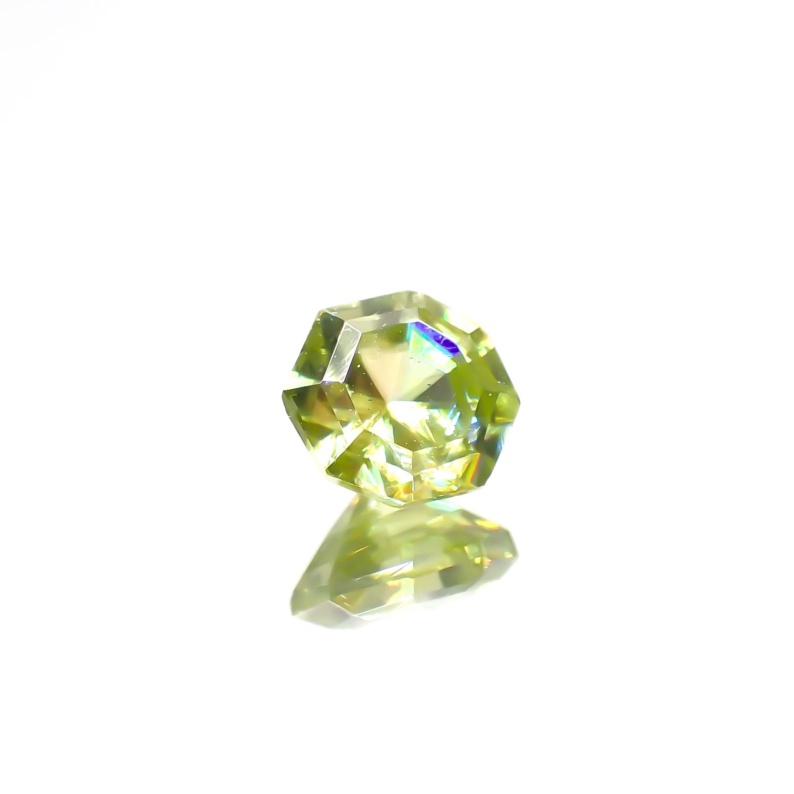 ◇オクタゴンカット◇スフェーン(宝石名スフェーン)マダガスカル産 0.60ct 識別済[231224748]5x5mm前後