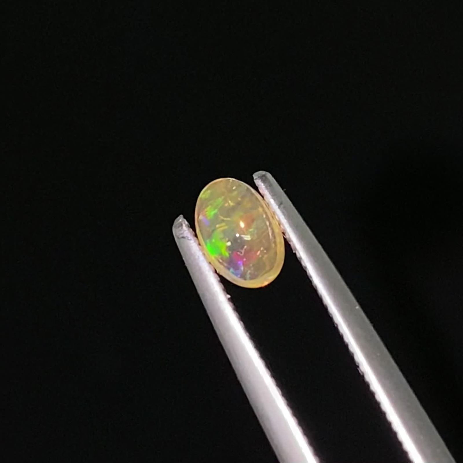 メキシカンオパール ルース オパール 宝石 天然石 アクセサリー ダイヤ 金 銀 メキシコオパール メキシコ産 0.25ct / 5.4x3.6mm前後 [240226254