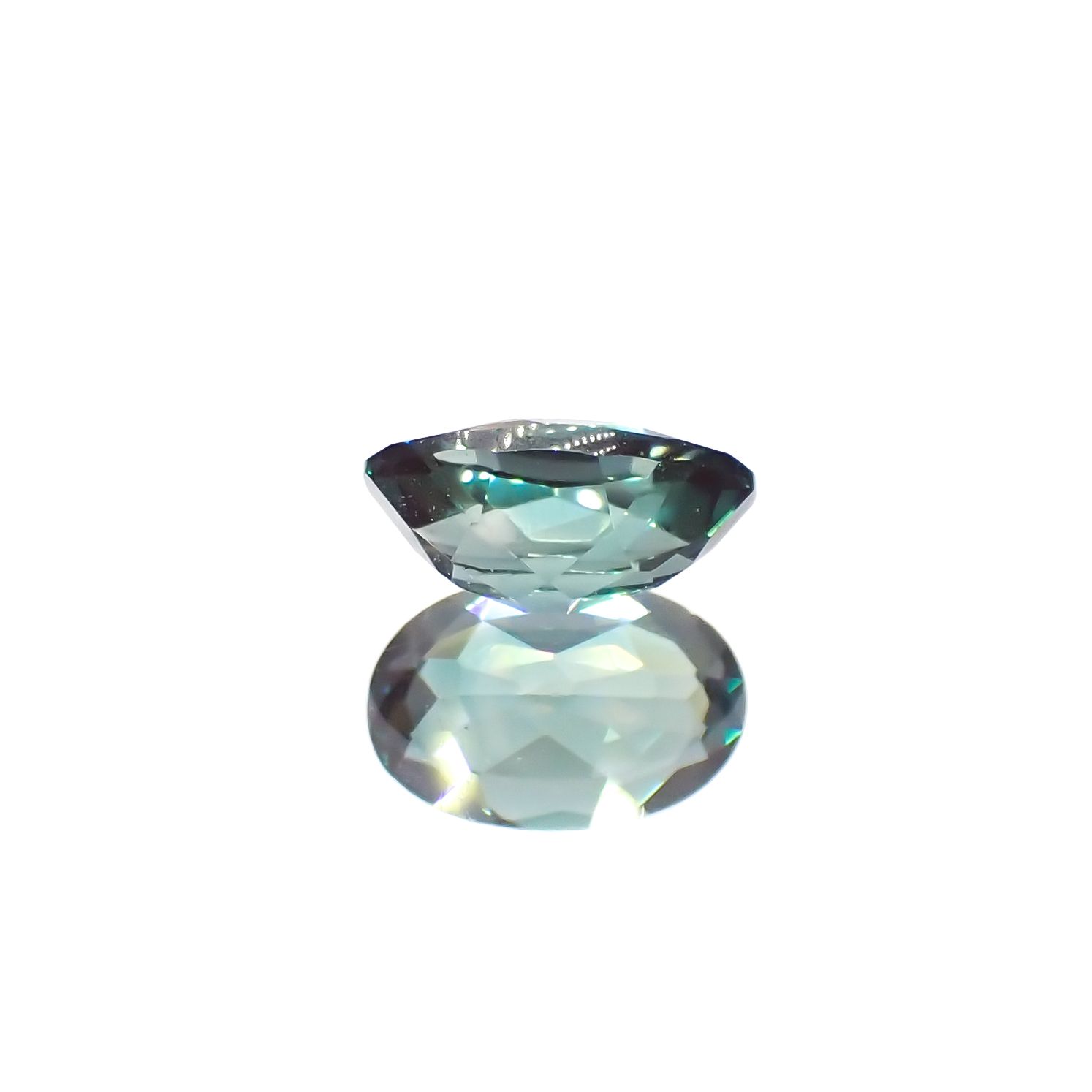 カラーチェンジアンデシン モンゴル産 0.38ct[231023556]6.1x3.9mm前後