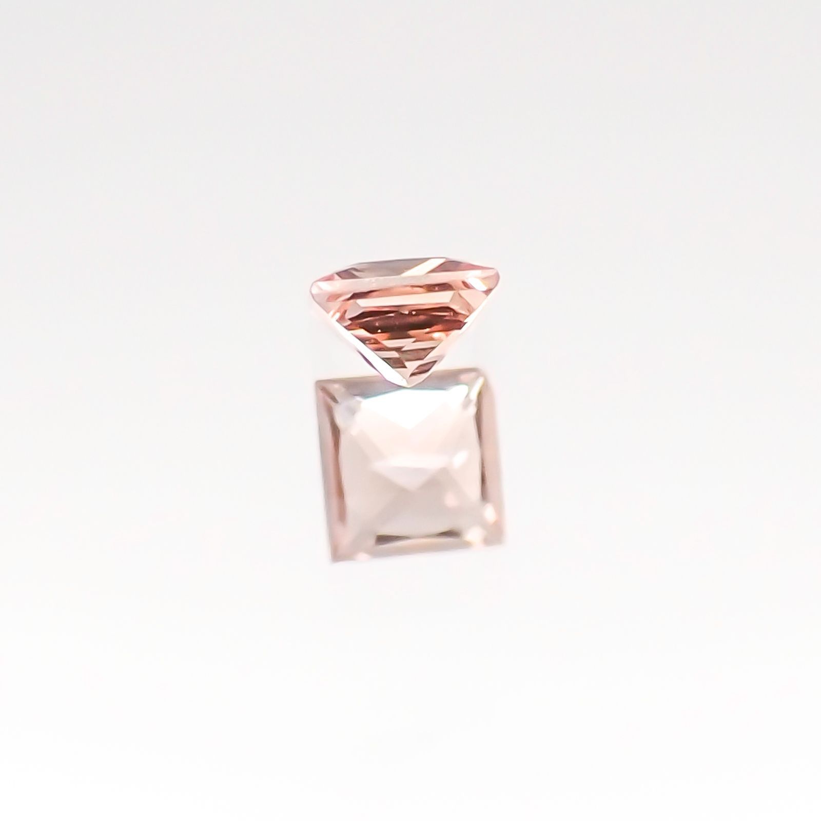 ◇プリンセスカット◇パパラチャサファイア ソーティング付き スリランカ産 ルース 0.084ct[20116962]2.41×2.36mm前後