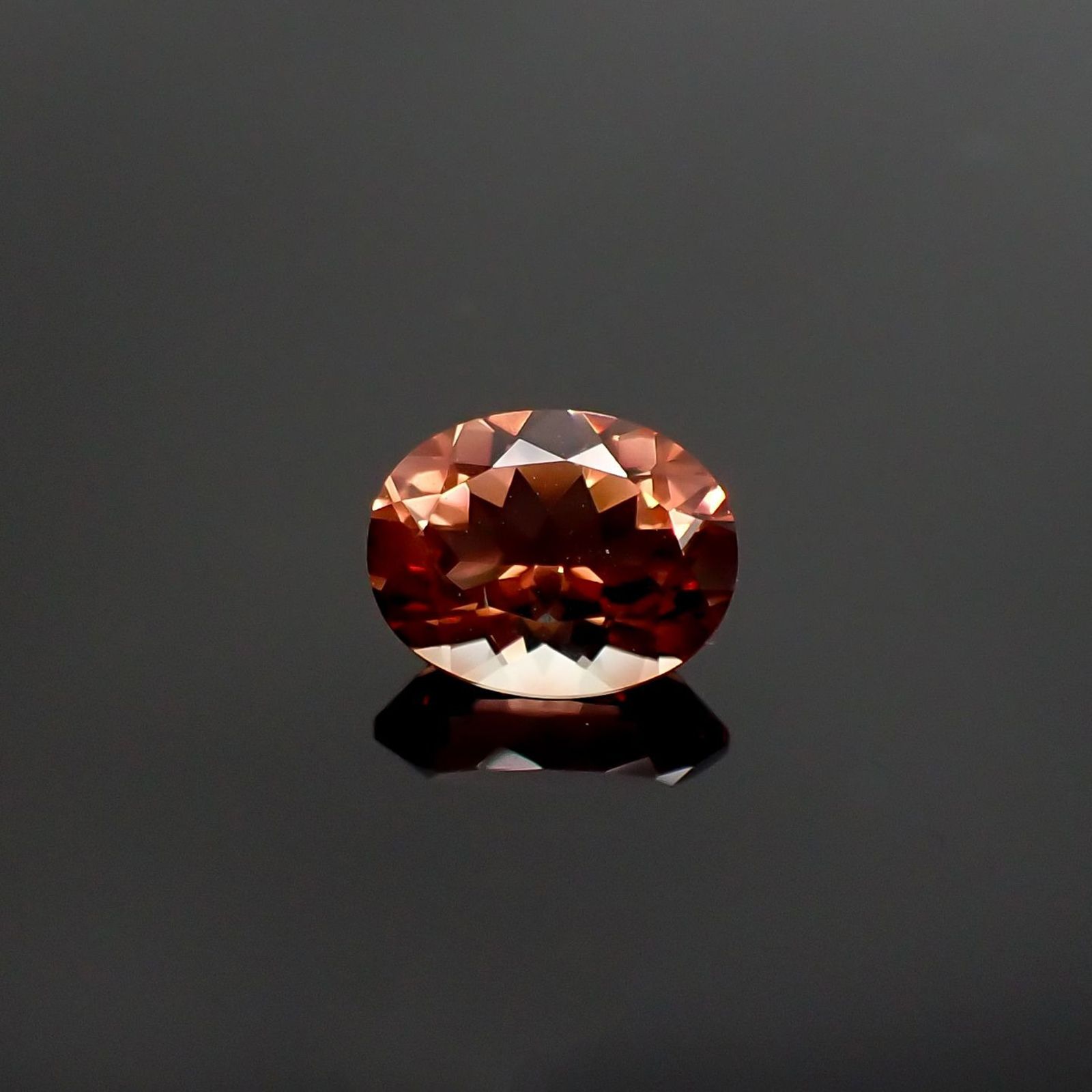 オレゴンサンストーン(宝石名オレンジ・ラブラドライト) アメリカ・オレゴン州産 1.660ct ソ付(彩珠)[250711629]8.9×7.1mm前後