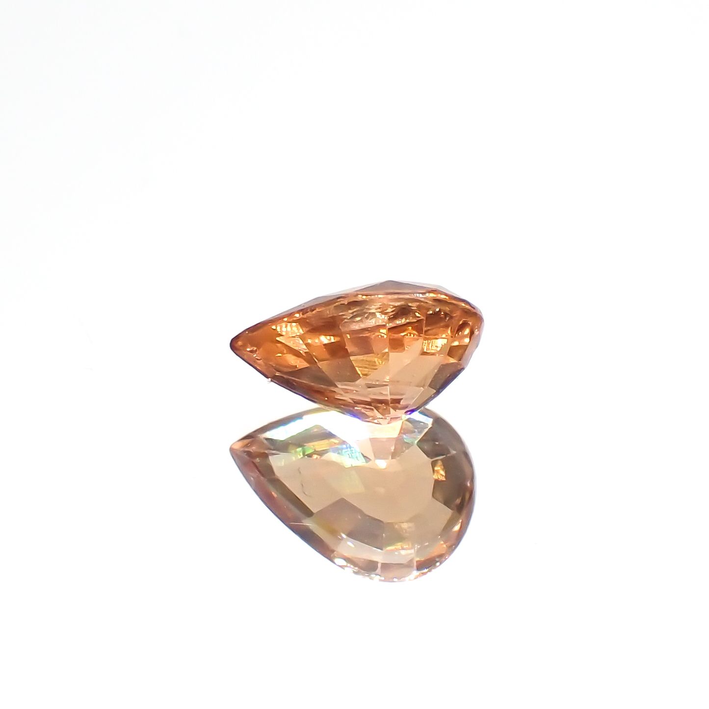 カラーチェンジマラヤガーネット(宝石名ガーネット)タンザニア産 1.26ct 識別済[230421641]7.6x5.5mm前後