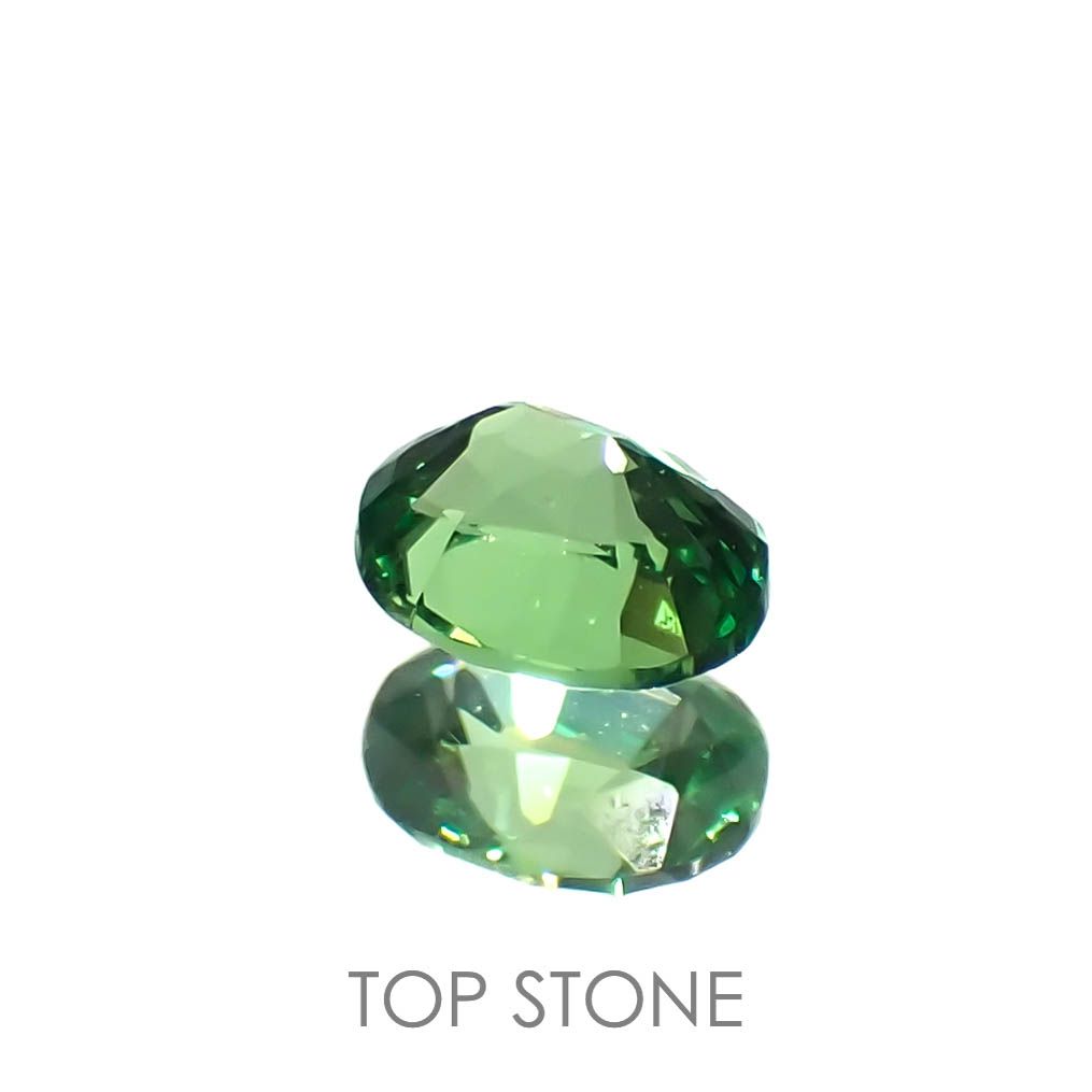 ミントガーネット(宝石名グリーン グロッシュラー・ガーネット)タンザニア産 0.24ct 識別済[230119975]4.1x3.3mm前後