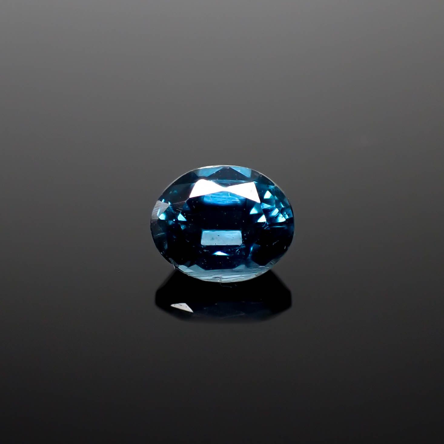 オーシャンブルーカイヤナイト(宝石名カイヤナイト)インド・オリッサ州産 0.49ct 識別済[240929162]5.1x4.1mm前後