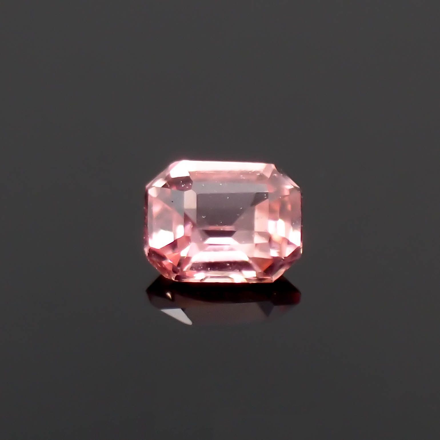 ヴェイリネナイト(宝石名ベイリネナイト)パキスタン産 0.046ct 識別済[221219289]2.3x1.7mm前後