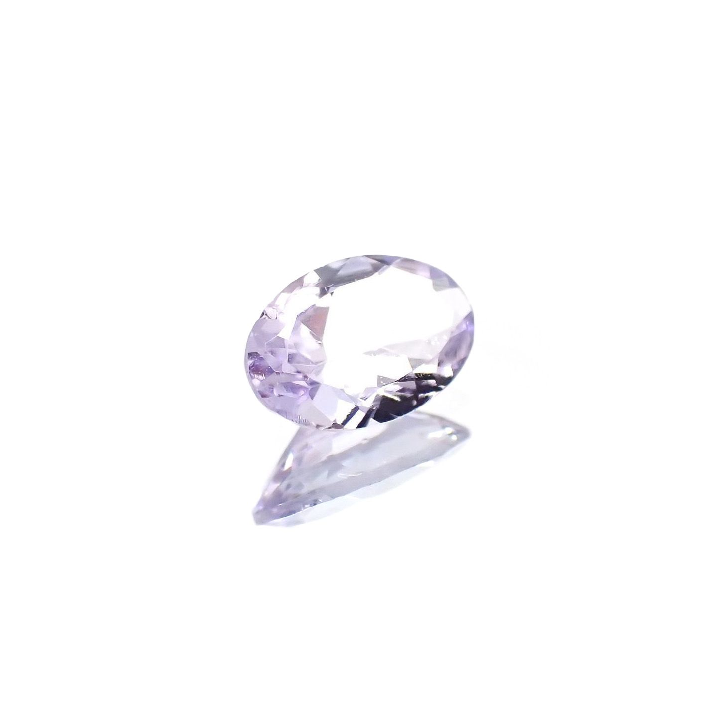 ラベンダーゾイサイト(宝石名ゾイサイト)タンザニア産 識別済 0.36ct / 6.1x3.9mm前後 [231124104]