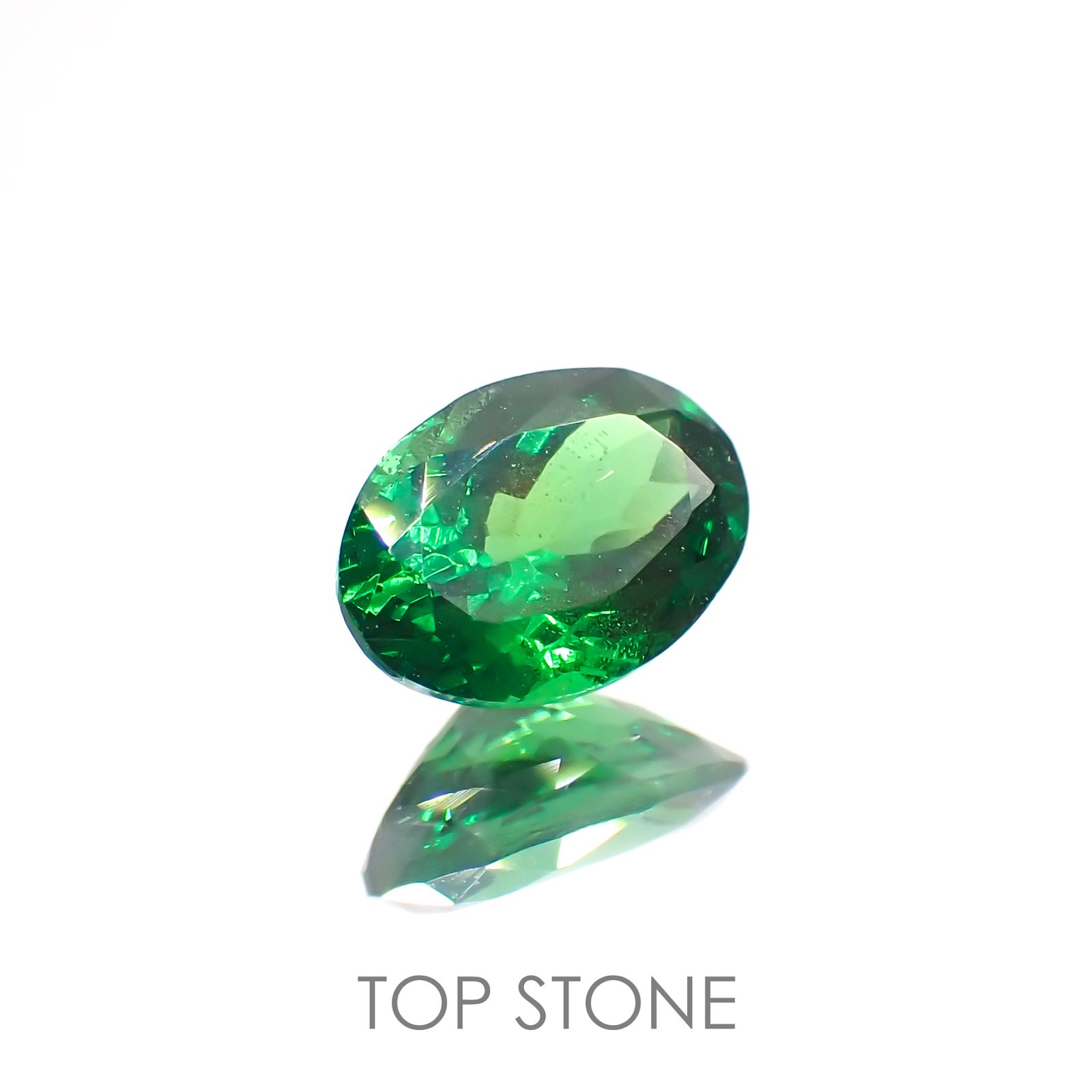 ツァボライト(宝石名グリーン グロッシュラー・ガーネット) タンザニア産 1.078ct ソ付(彩珠)[21069913]7.5×5.5mm前後