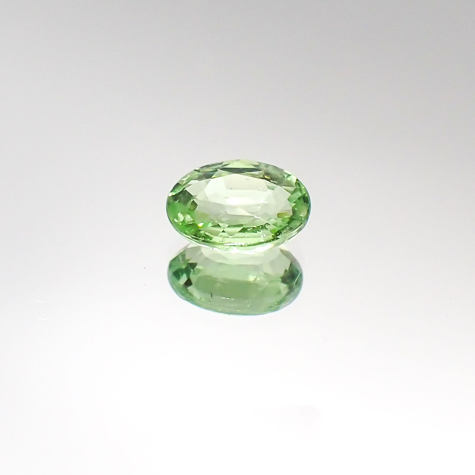 ミントガーネット(宝石名グリーン グロッシュラー・ガーネット)タンザニア・メレラニ鉱山産 1.08ct 識別済[230622487]7.1x5.8mm前後