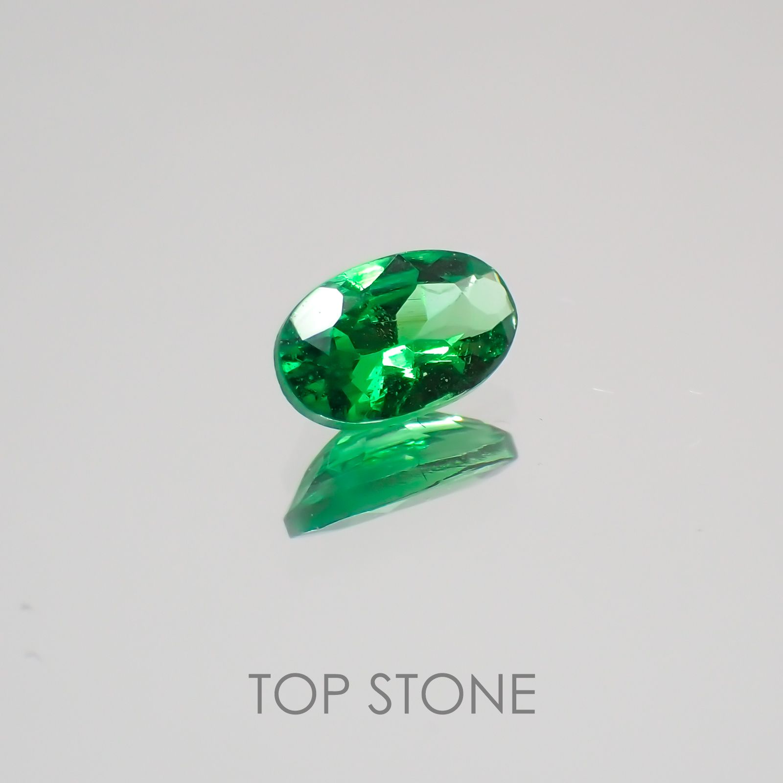 ツァボライト タンザニア産 ルース 0.22ct[21069918]4.8×2.9mm前後