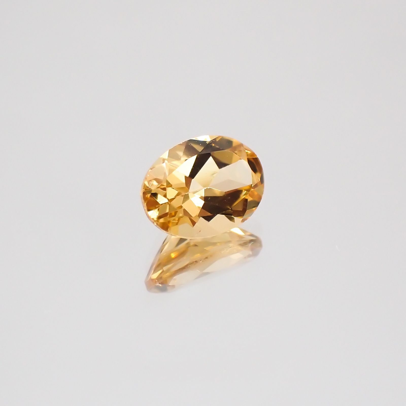 インペリアルガーネット(宝石名ヘソナイト・ガーネット)スリランカ産 0.85ct 識別済[231224368]6.8x4.9mm前後