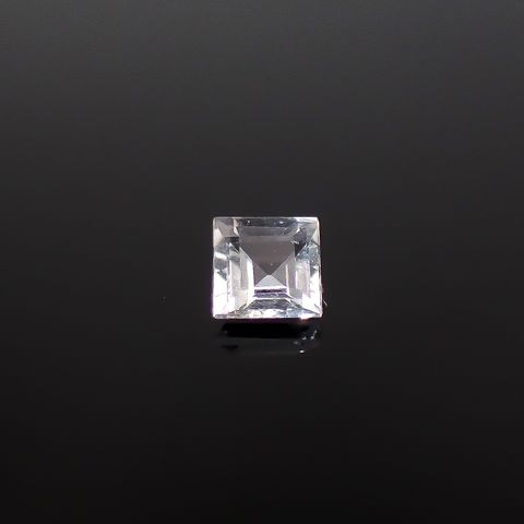 テネブレッセンススキャポライト アフガニスタン産 0.15ct / 3.2x3.2mm前後 [260432040]