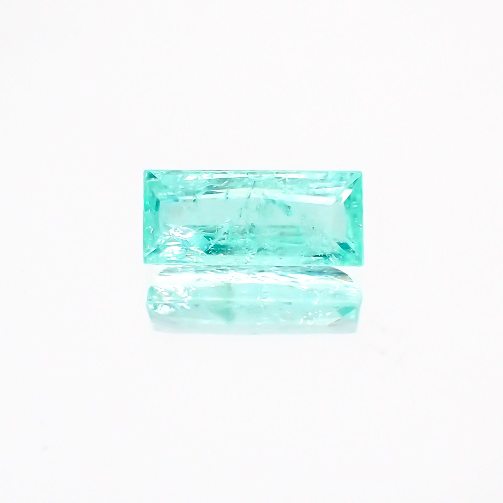 パライバトルマリン モザンビーク産 ルース 0.78ct[21017748]8.1×3.5mm前後