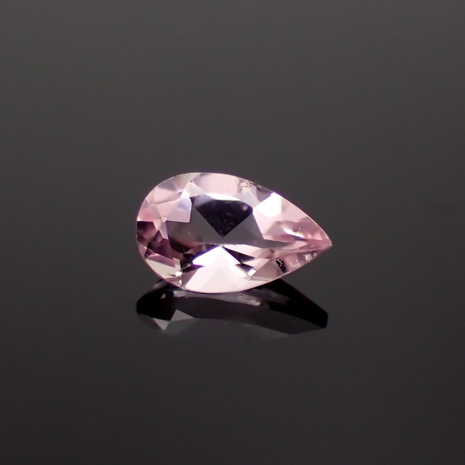 モルガナイト モザンビーク産 0.16ct[230923357]4.9x3mm前後