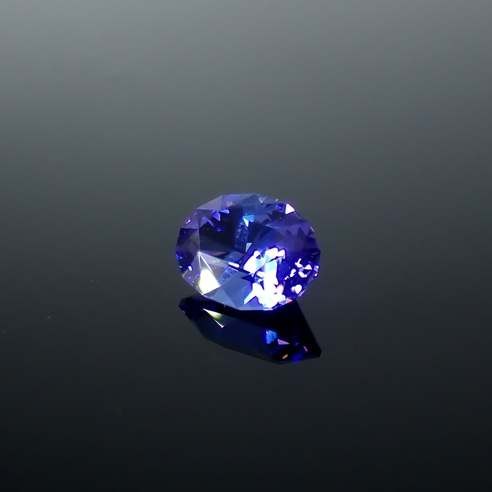 ◇カスタムカット◇タンザナイト(宝石名タンザナイト)タンザニア産 識別済 2.78ct / 10.5x7.4mm前後 [251031290]