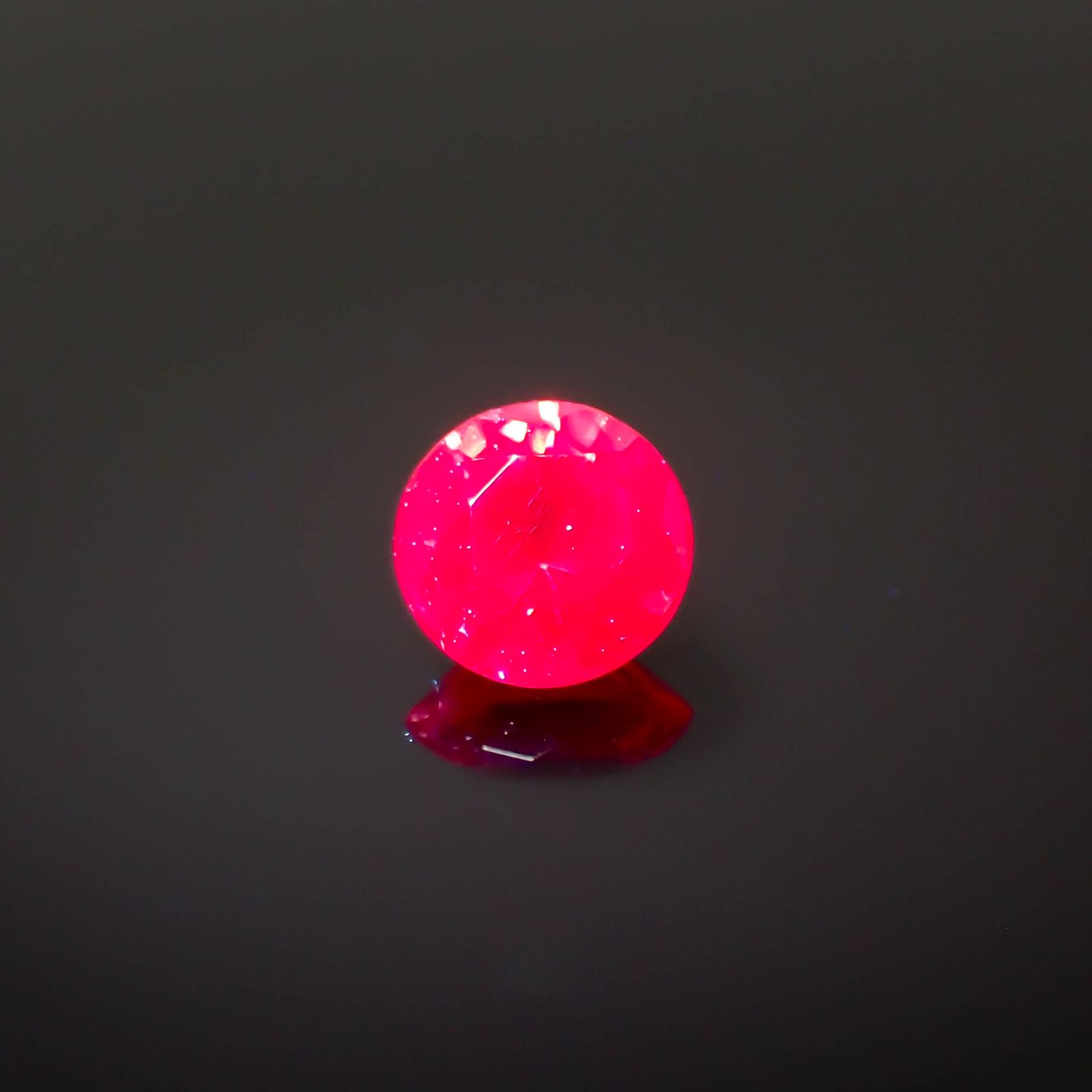 レッドスピネル ビルマ産 0.20ct[230722608]3.6x3.5mm前後