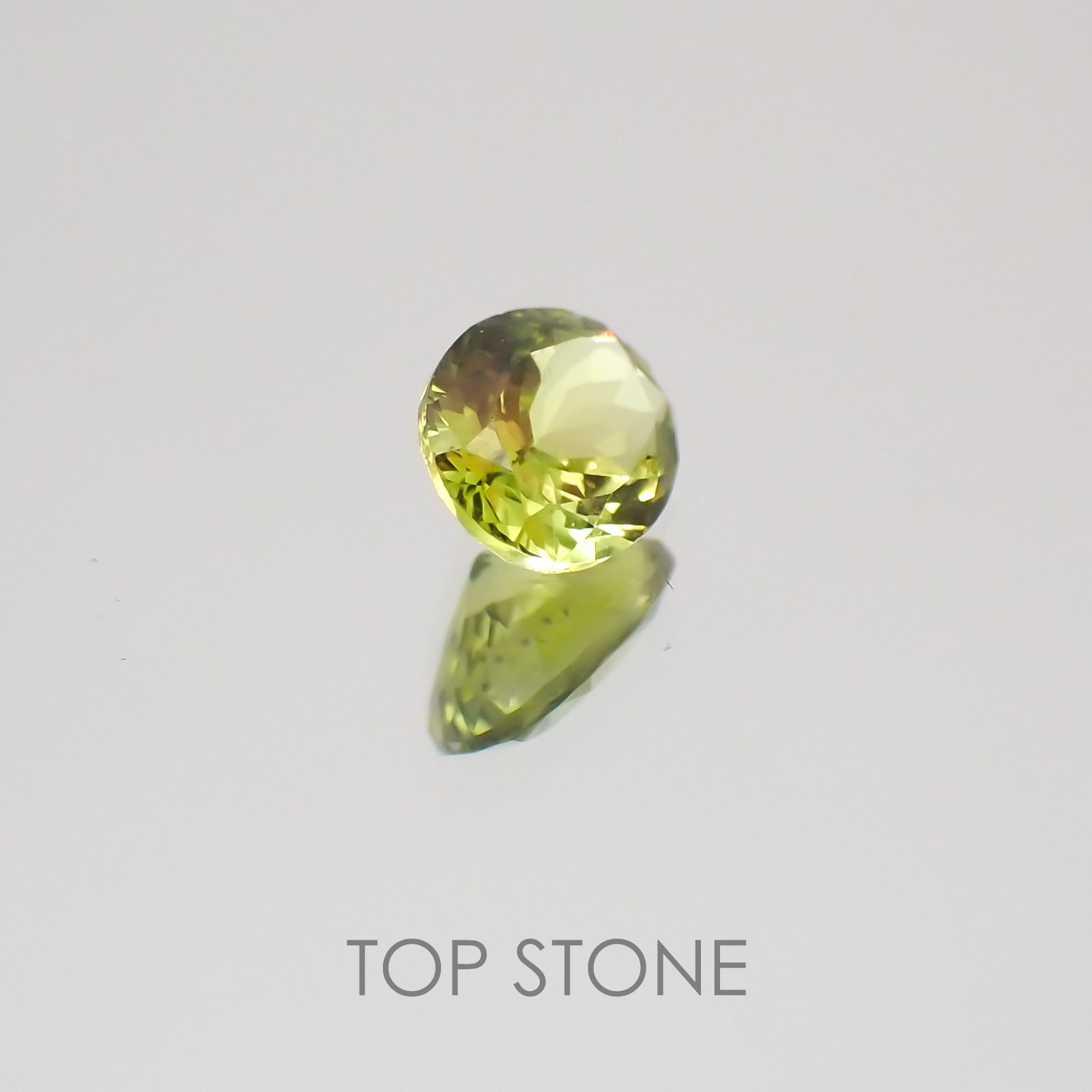 ライムサファイア非加熱(宝石名サファイア) タンザニア産 0.37ct 識別済[21018920]4.8×3.8mm前後