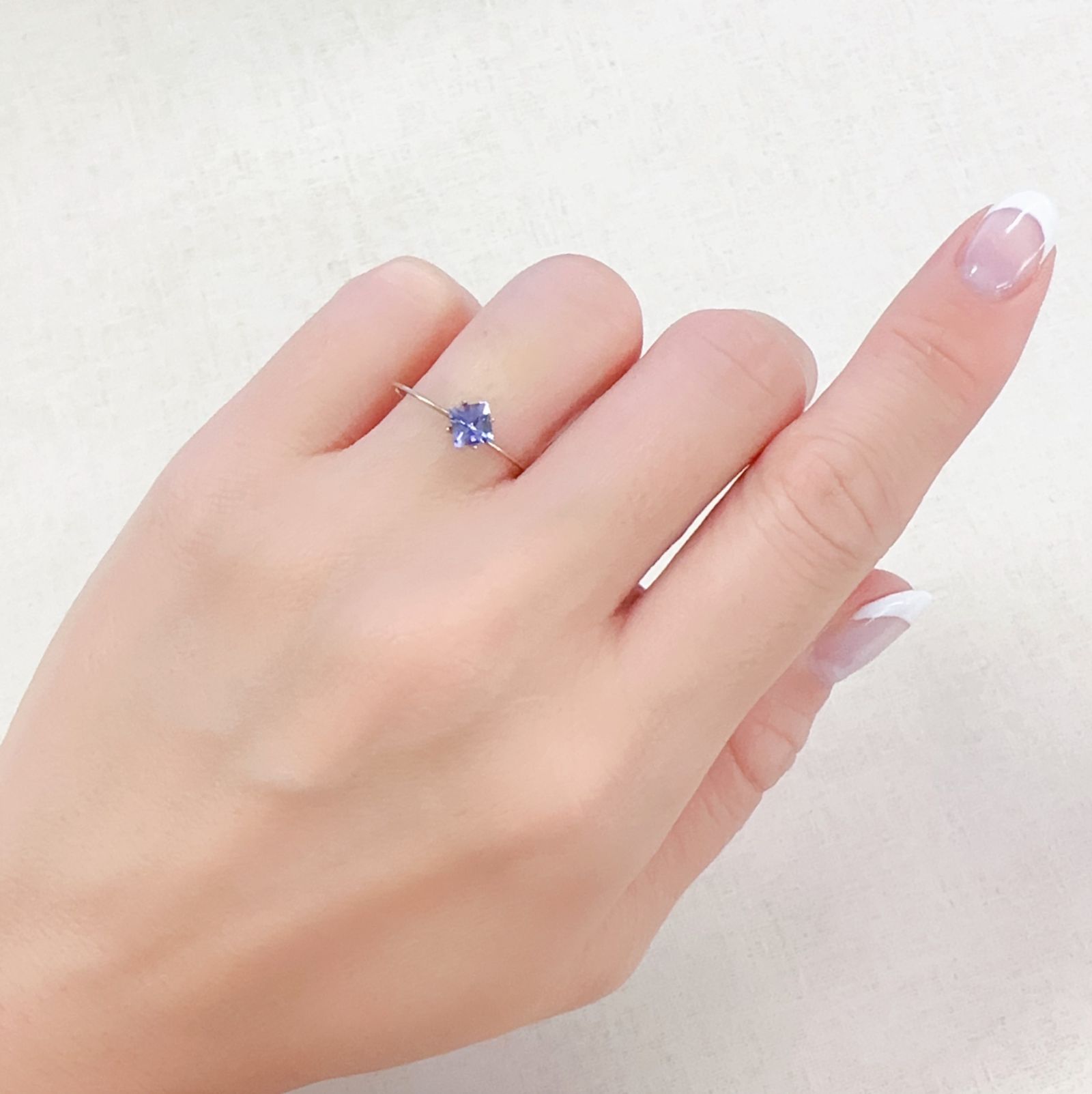 ◇プリンセスカット◇タンザナイト(宝石名タンザナイト)タンザニア産 0.39ct 識別済[230723009]4.3x4.2mm前後