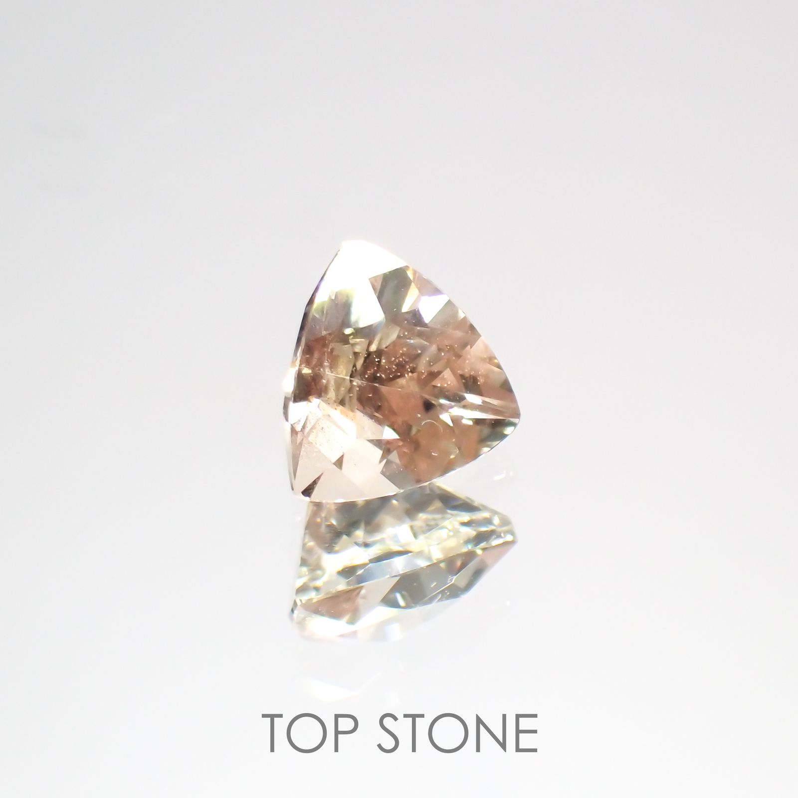 オレゴンサンストーン(宝石名ラブラドライト) アメリカ・オレゴン州産 0.44ct 識別済[21018885]4.9×4.9mm前後