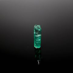 エメラルド柱状結晶 原石 コロンビア産 5.64ct[240427262]20.5x6mm前後