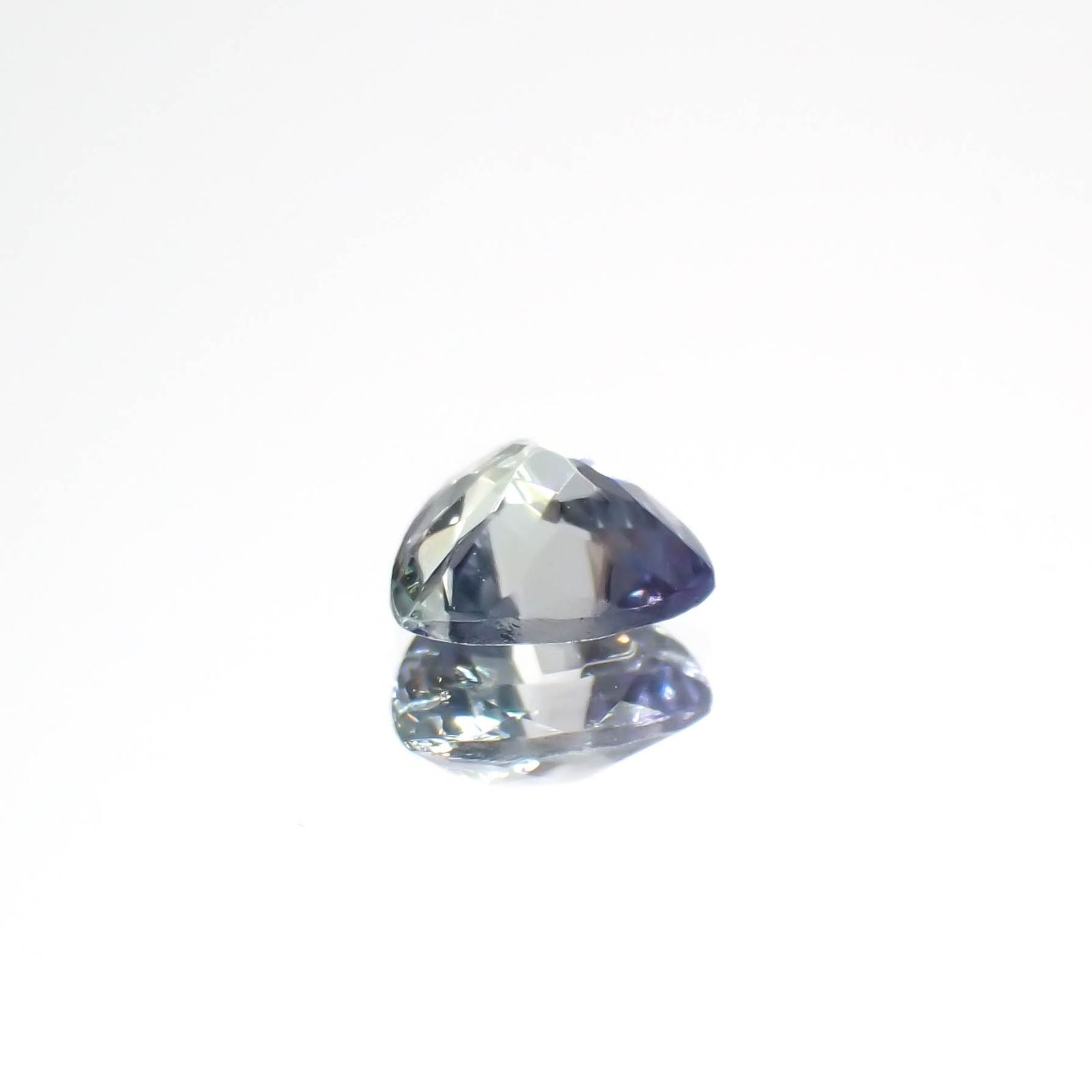 バイカラータンザナイト(宝石名ゾイサイト)タンザニア産 0.43ct 識別済[230421802]4.9x5.1mm前後