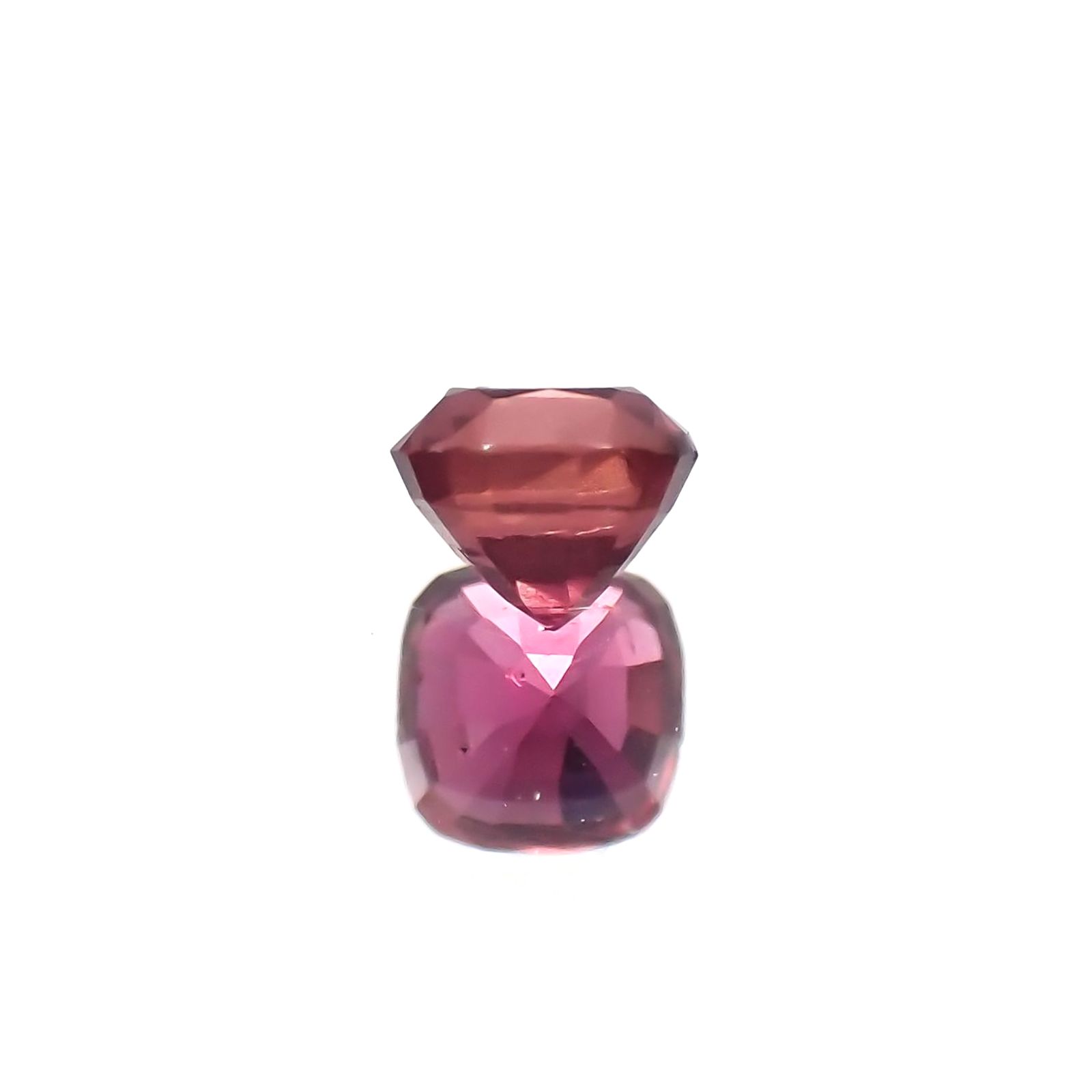 ルビー 非加熱(宝石名ルビー) マダガスカル産 識別済 0.30ct / 3.4x3.4mm前後 [210711715]