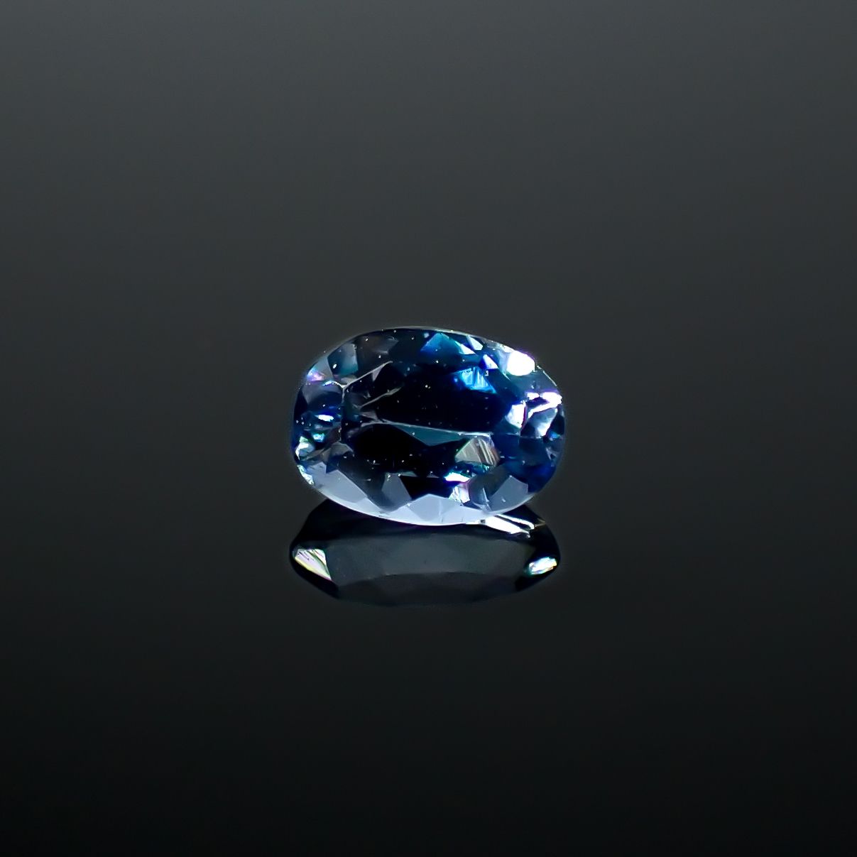 タトゥーアクアマリン ブラジル・ミナスジェライス州タトゥー鉱山産 0.19ct[240226067]4.3x3.1mm前後