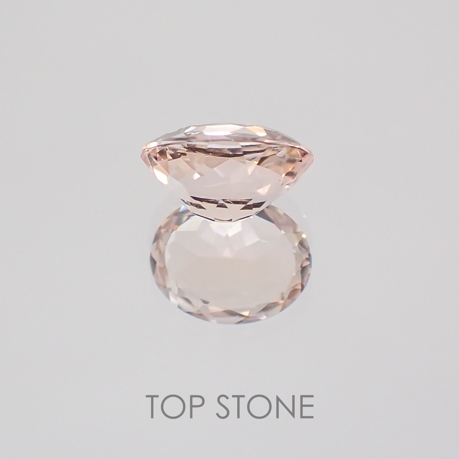 モルガナイト ナイジェリア産 ルース 0.75ct[21019103]6.7×5.2mm前後