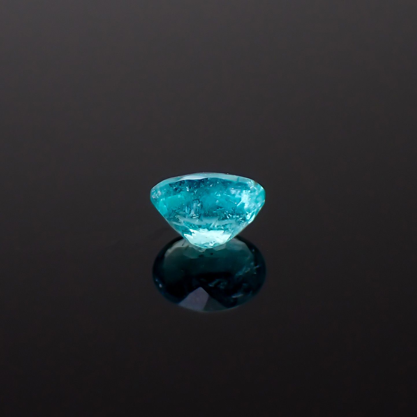 パライバトルマリン ブラジル・パライバ州バターリャ鉱山産 0.24ct / 4.3x3.2mm前後 [260932810]