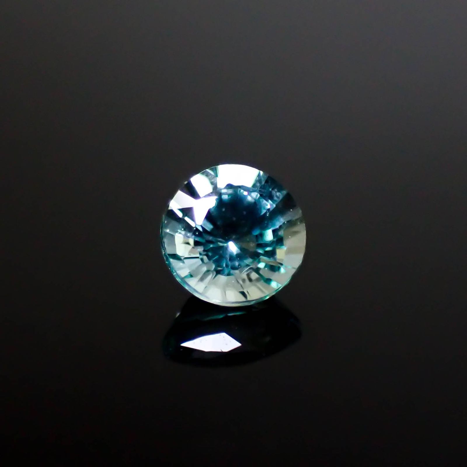 ミントベリル ナイジェリア産 0.24ct [250430193]4x3.9mm前後