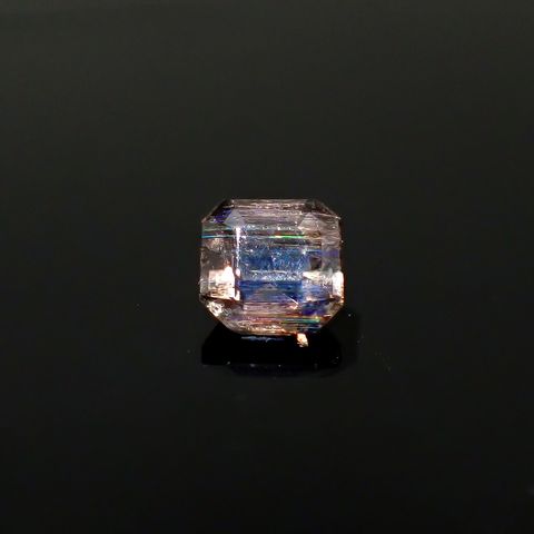 レインボースキャポライト ブラジル産 0.55ct / 5x5mm前後 [250931054]