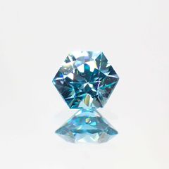 ◇ヘキサゴンカット◇ブルージルコン(宝石名ジルコン) カンボジア産 0.81ct 識別済[211013363]4.9×4.9mm前後