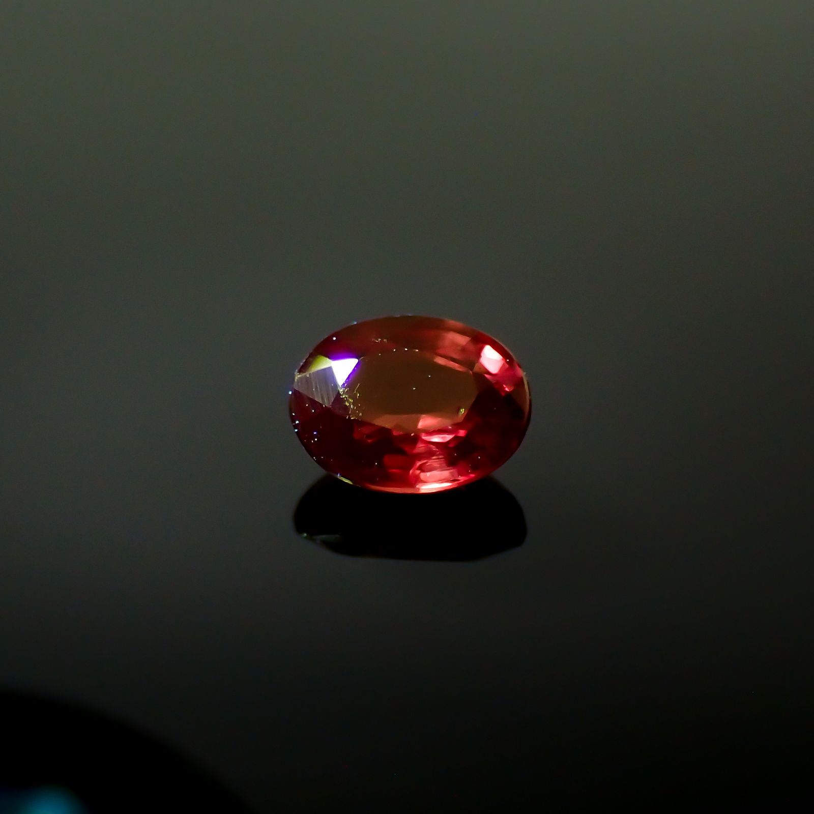 ルビー(宝石名ルビー)タンザニア産 0.27ct 識別済[240226107]4.1x3.2mm前後