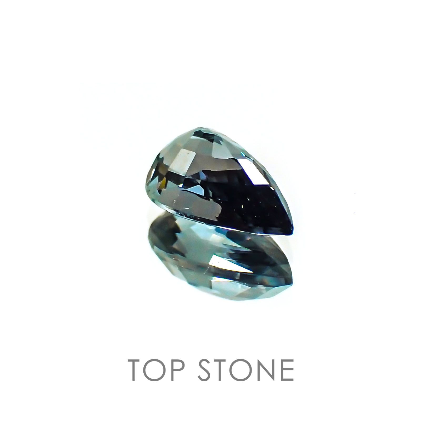 カラーチェンジガーネット(アレキタイプ) マダガスカル・ベキリー産 ルース 0.76ct[20129302]7×4.1mm前後