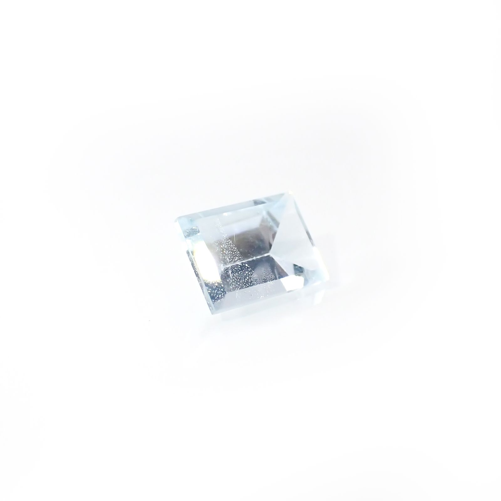 ◇ミラーカット◇アクアマリン モザンビーク産 0.83ct[240226100]6.8x4.9mm前後
