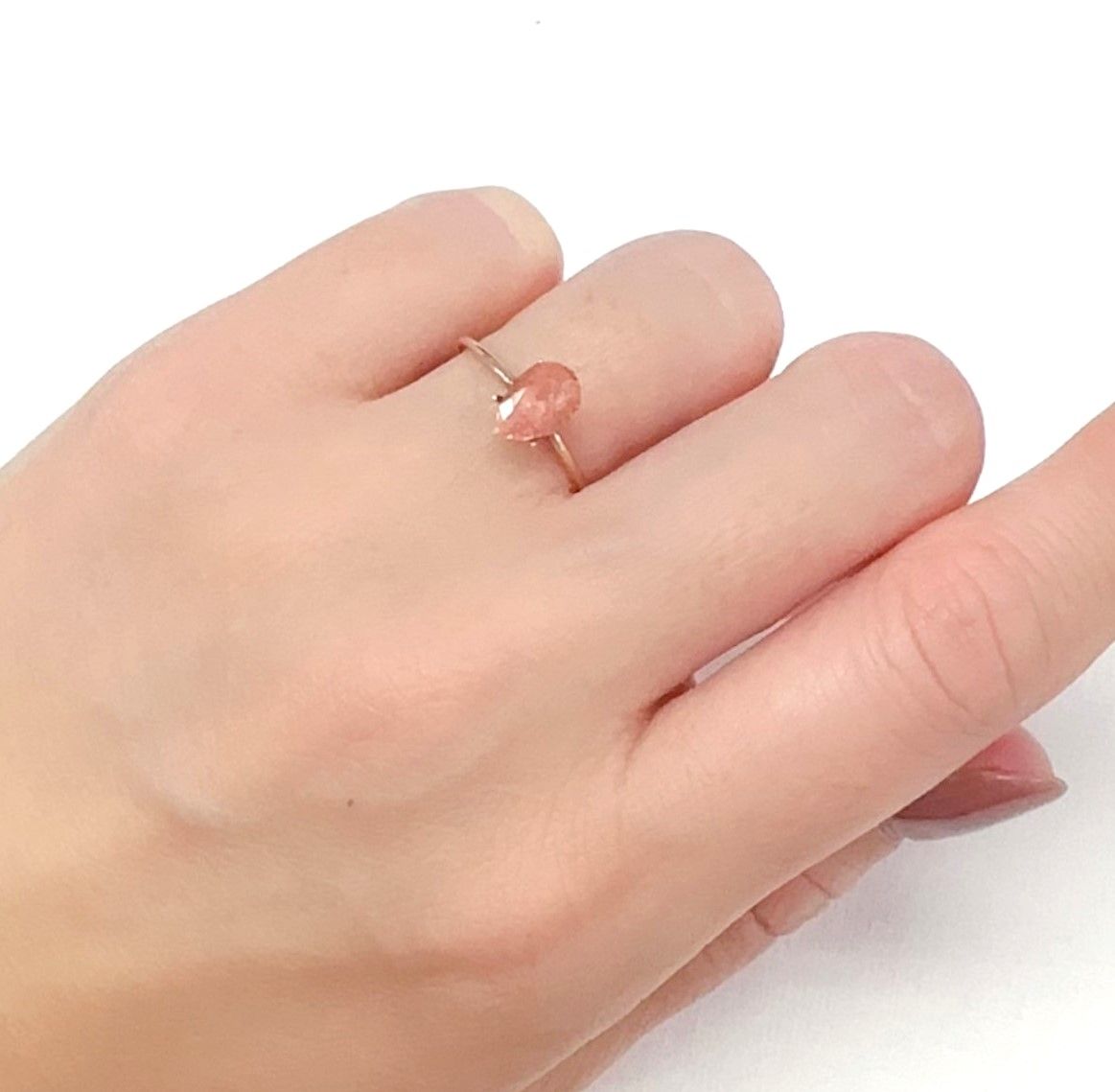 ◇カスタムカット◇ストロベリークォーツ カザフスタン産 0.89ct[240125490]8.1x5.3mm前後